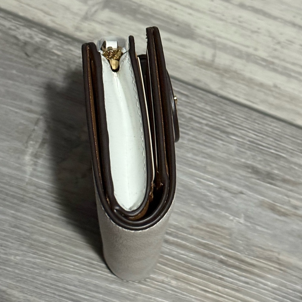 Coach Ivory Leather Wallet with Gold Accents NWOT - Picture 4 of 8